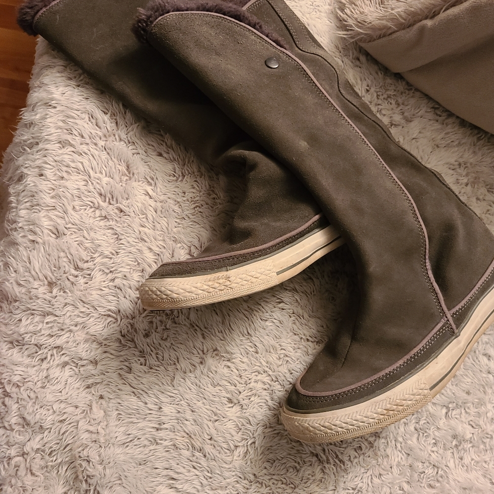 Women's Size 7 Converse Boots
